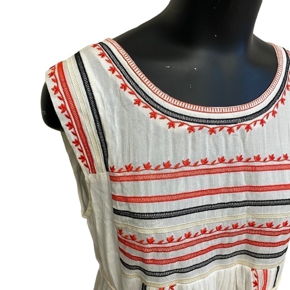 Ark & Co Ivory Embroidered Dress Size Small - Picture 2 of 5